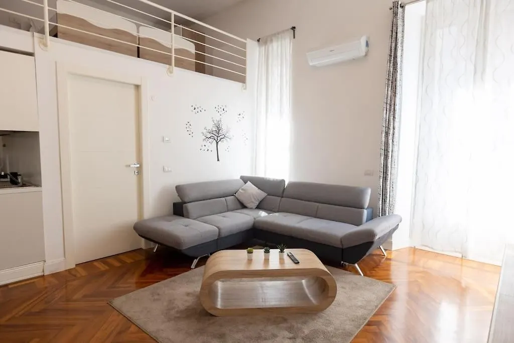 Loft2 Via Morosini Centro Varese - Ixihome